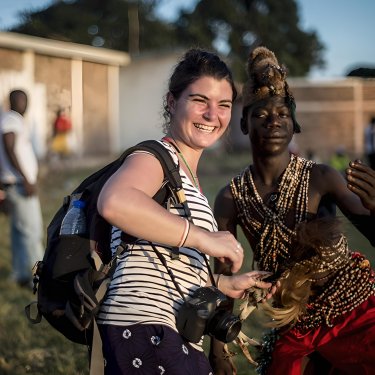 Camille Lepage au stade Bonga-Bonga à Bangui, en octobre 2013.